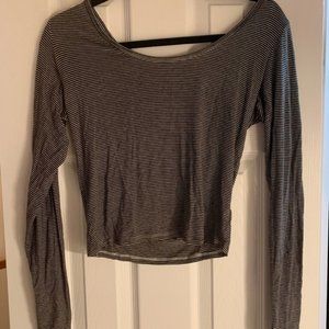 Black and white striped long sleeve crop top